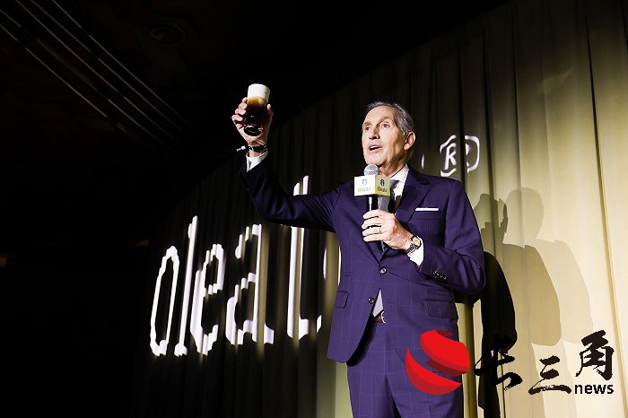 星巴克的未来制胜秘密，藏在霍华德·舒尔茨带来的新品意榄朵里