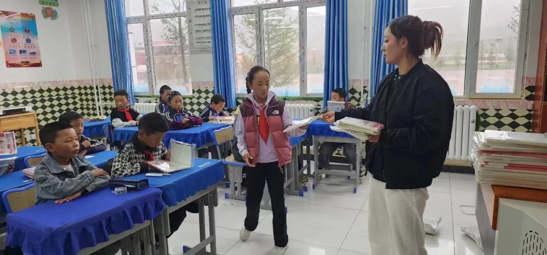 “相赠好书 悦读同行