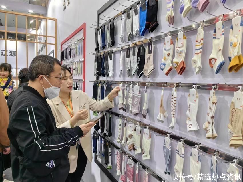 年生产能力35亿双！辽源“袜业金名片”越擦越亮(图2)